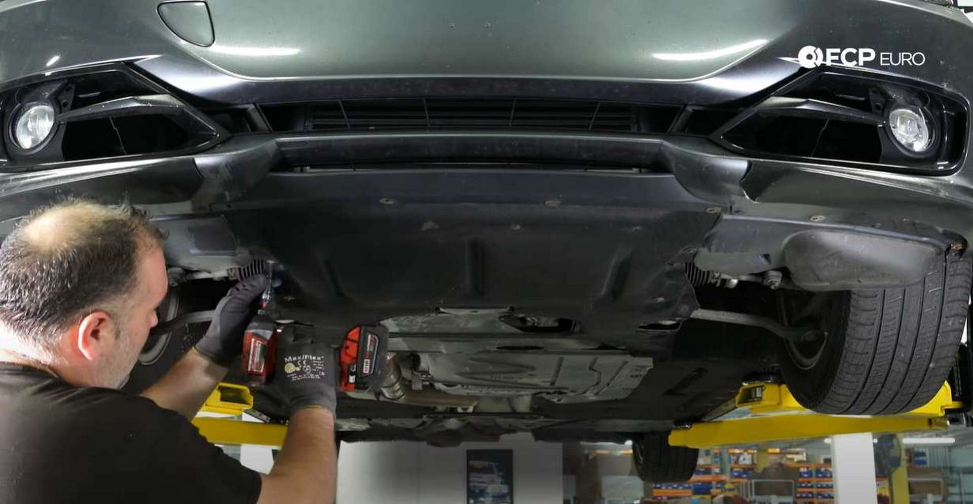 04-DIY-N20-Water-Pump-Thermostat-Replacement_Draining-Coolant