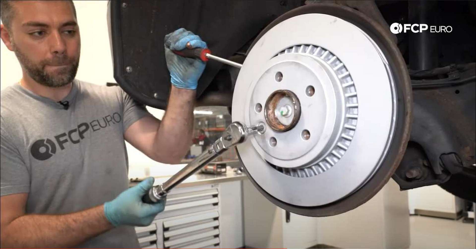 DIY P3 Volvo Rear Brakes torquing the set screw