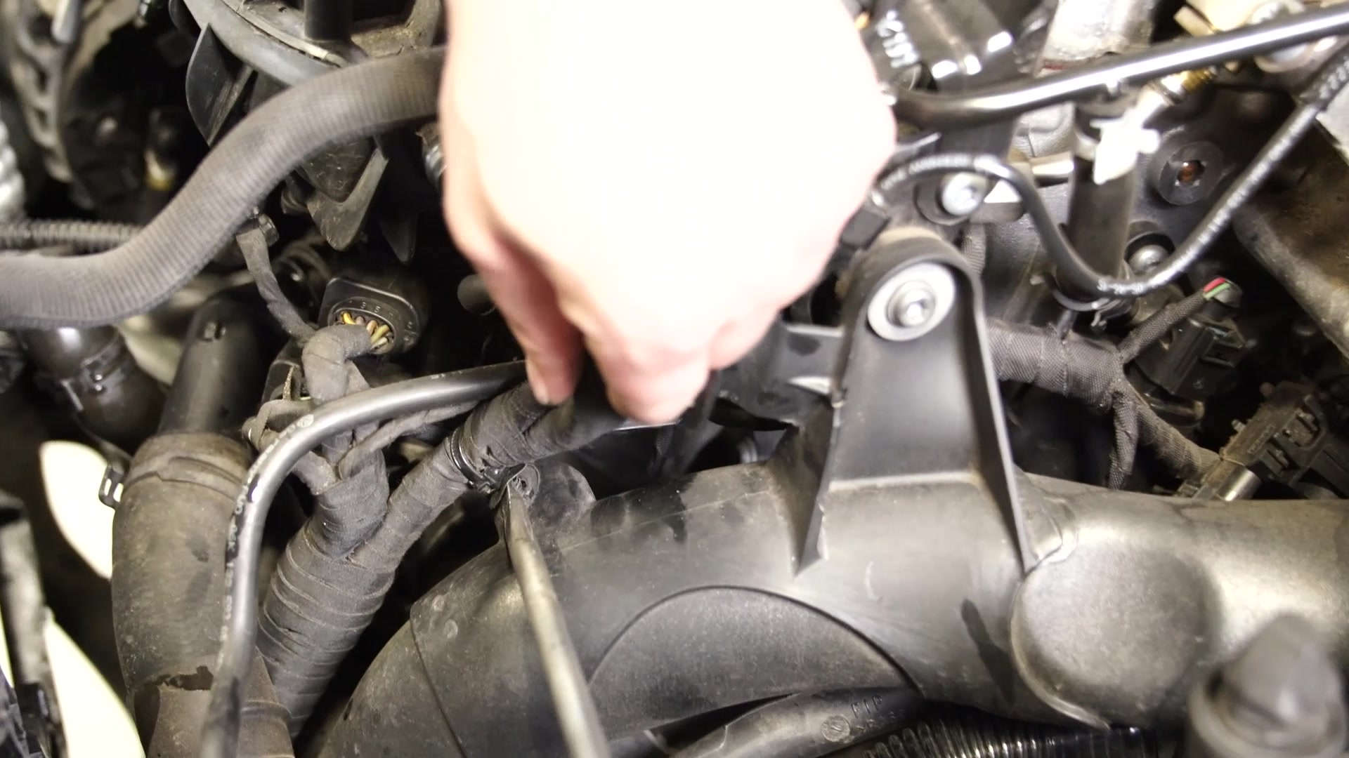 How To Replace The Water Pump And Thermostat Housing On A MK7 ...