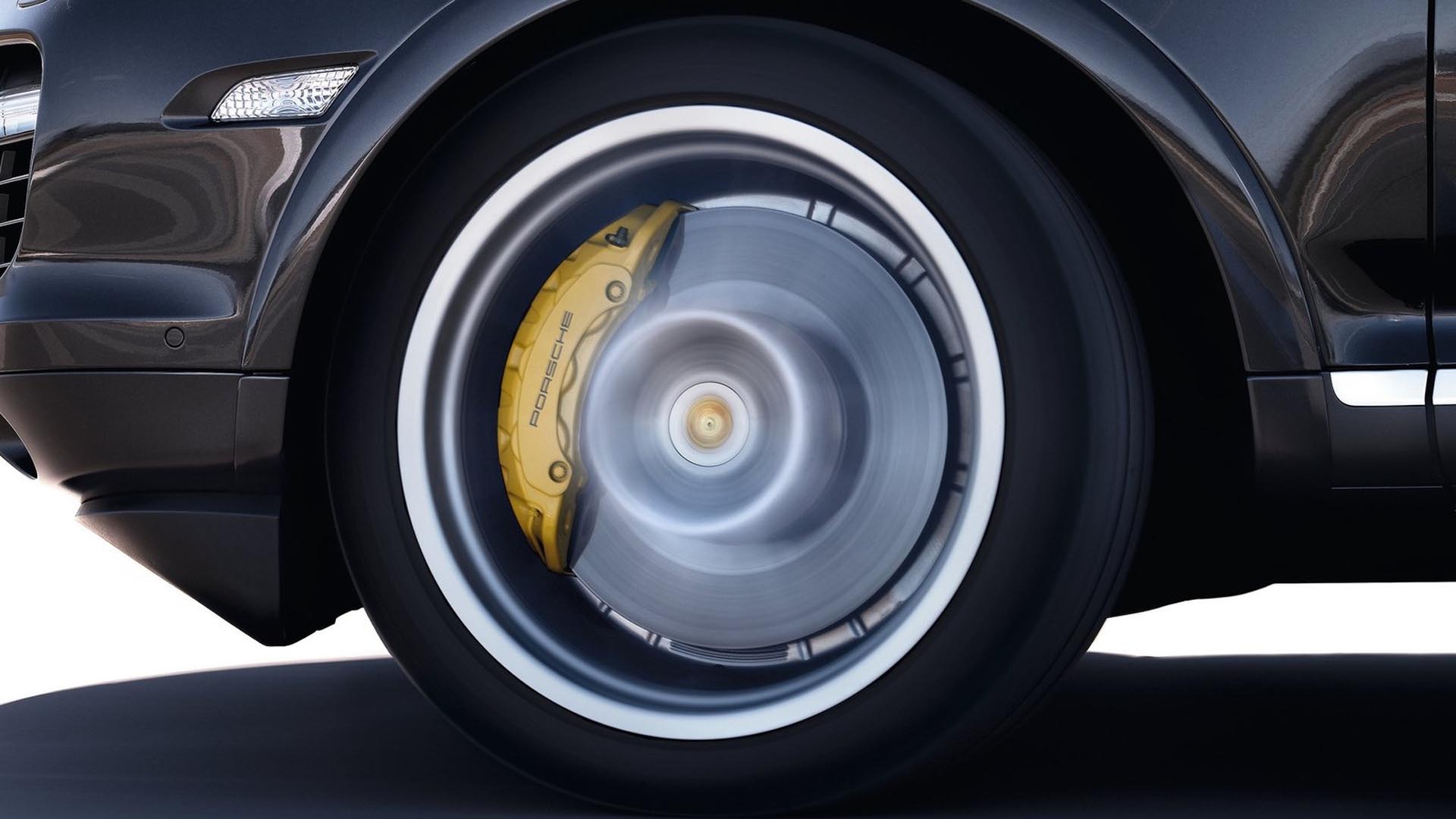 Porsche Cayenne Yellow Brake Calipers