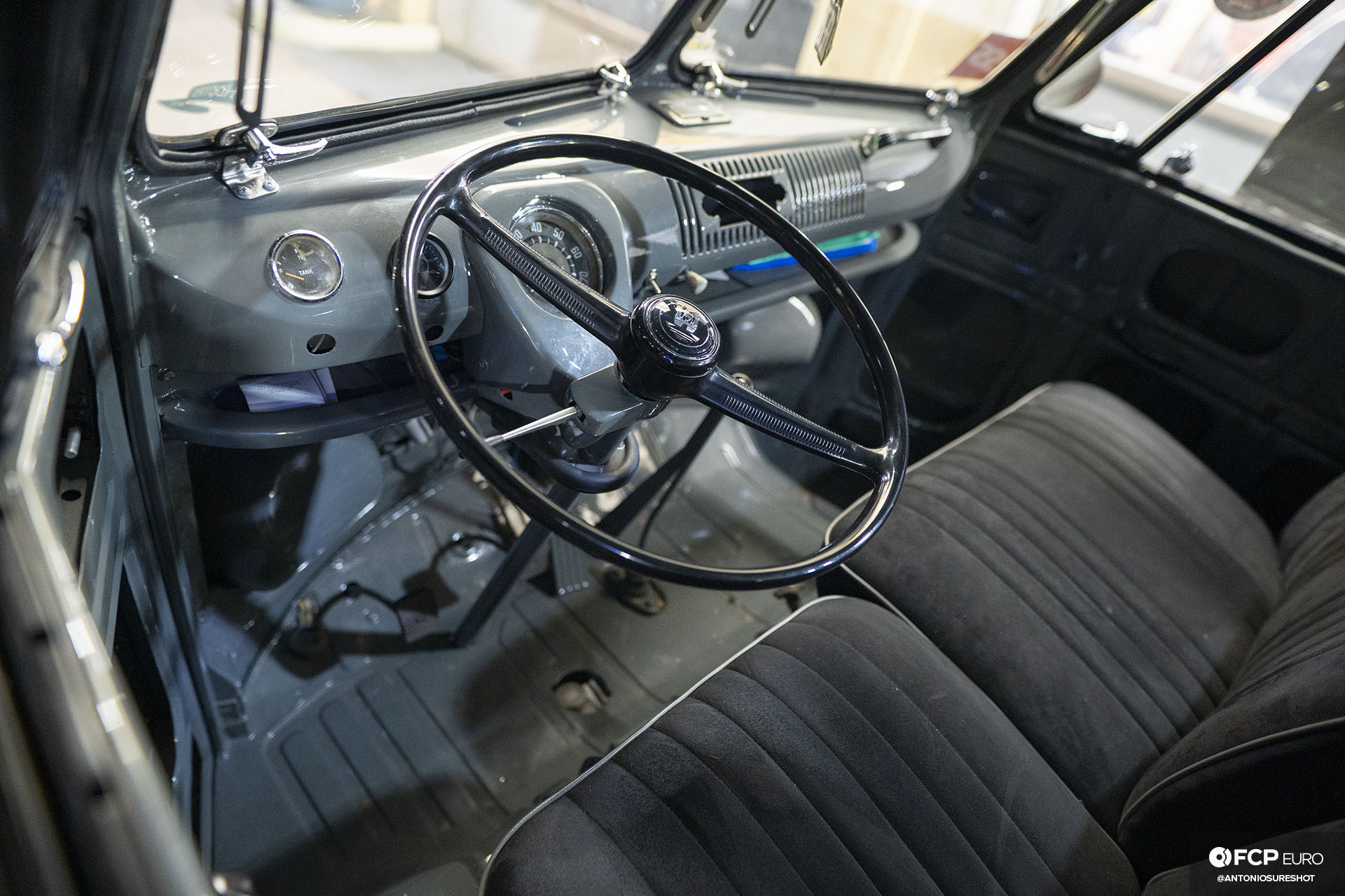 Vw Bus HDQTRS NYC A9A02197