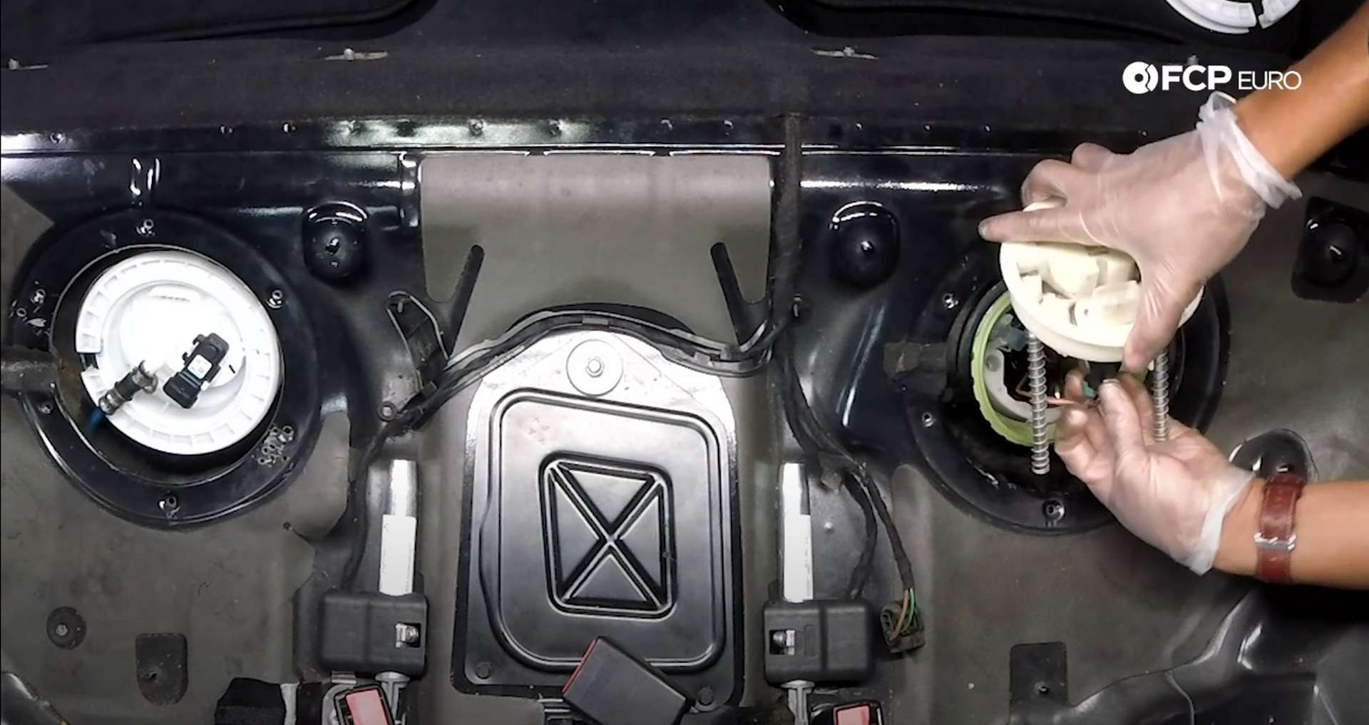 19-DIY-Mercedes-Fuel-Level-Sender-Installing-Unit