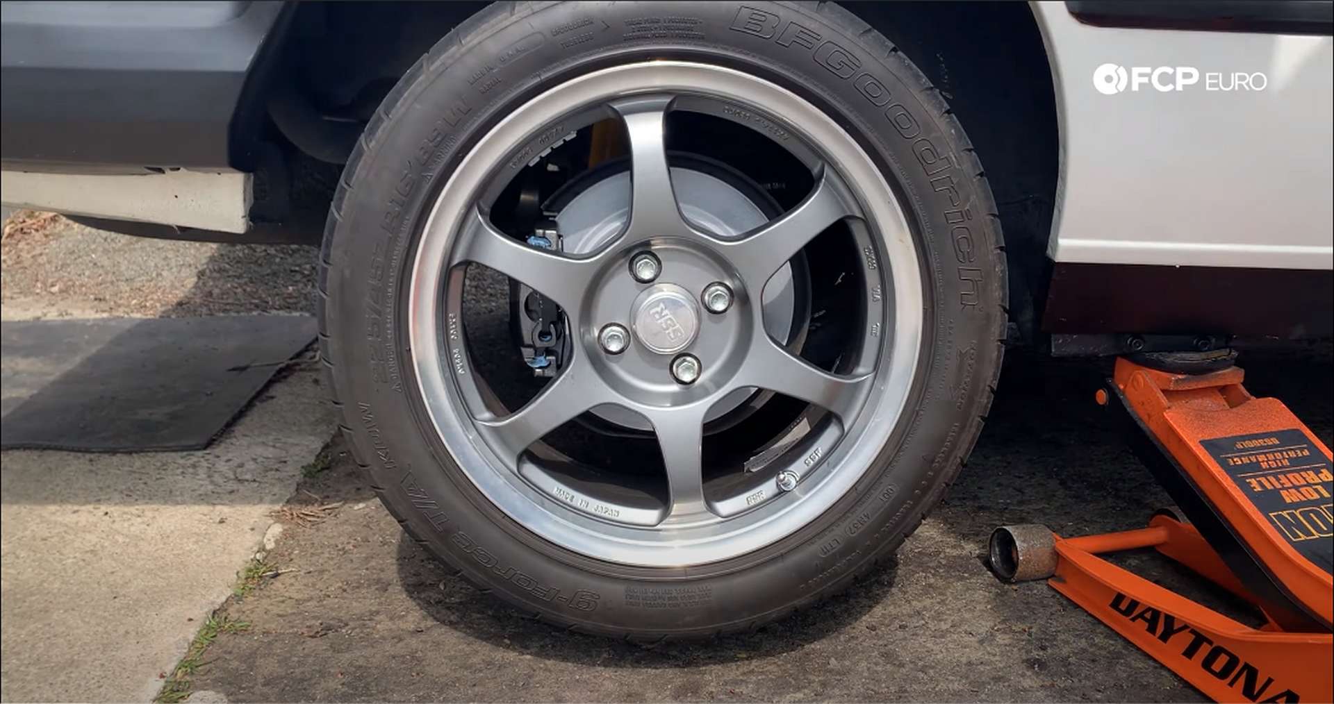 BMW E30 Brake Fluid Flush How To Flush The Brakes On A BMW E30 325i