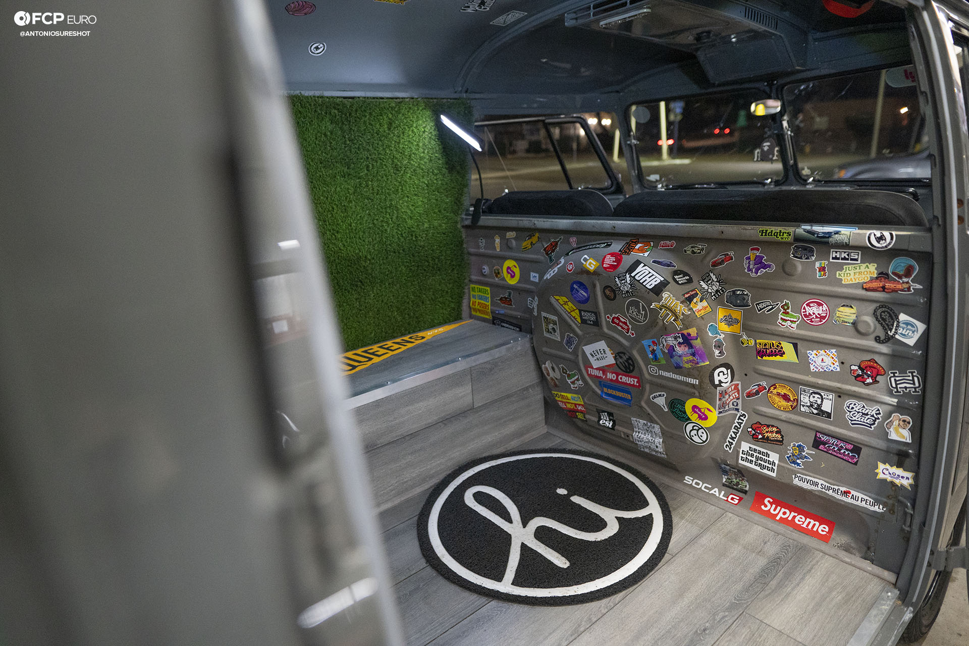 Vw Bus HDQTRS NYC A9A02194