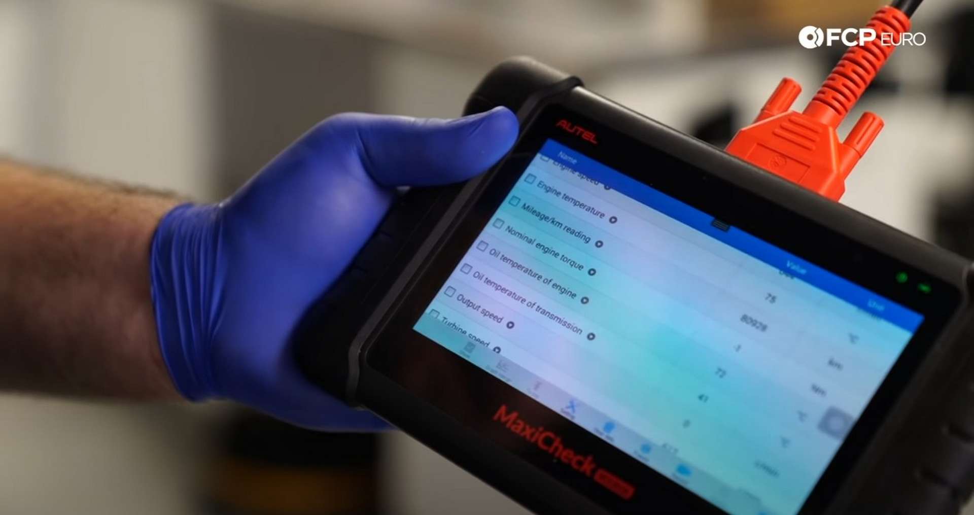 DIY BMW ZF 8HP Oil Change scan tool reading the ZF's oil temperature