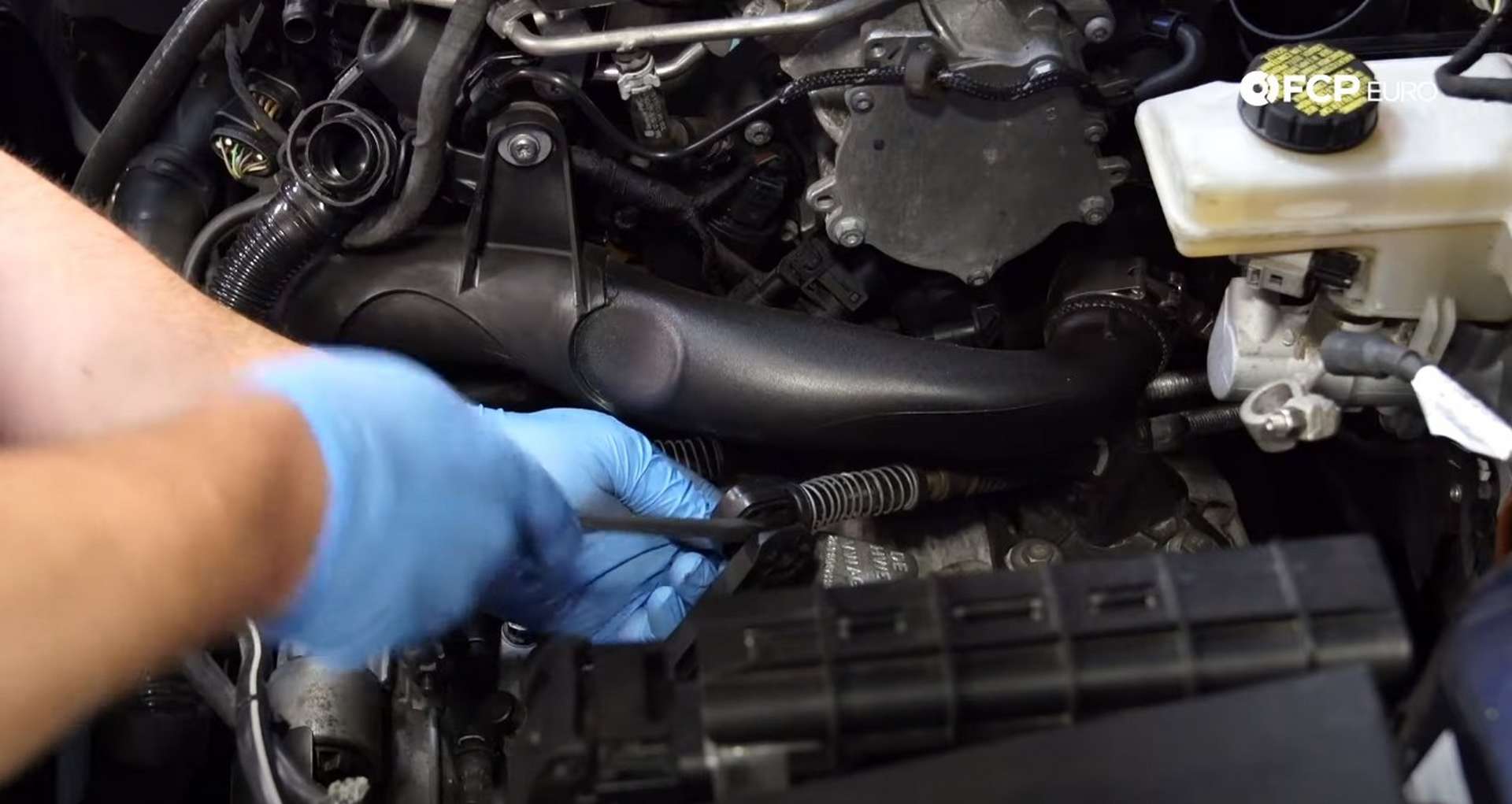 07-DIY_VW_GTI_Clutch-Job-Prepping-Topside-Transmission