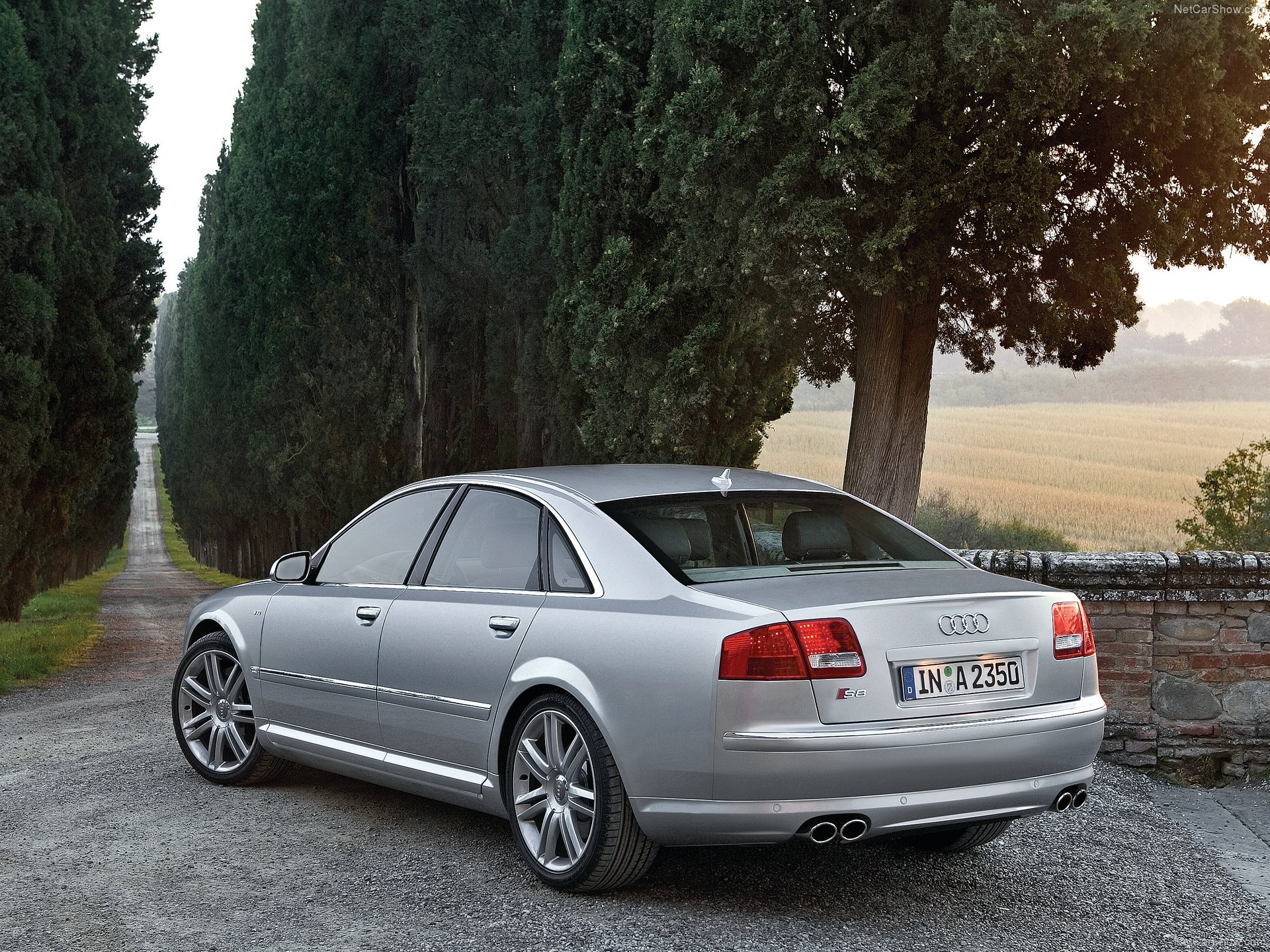 Audi-S8-2006-HD-d75a892a1c3c1b0c9094710bd07082da18bfdf695.jpg