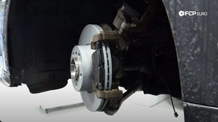 How To Replace BMW F30 Front Brake Pads & Discs (BMW 2-Series, 3-Series, & 4-Series)