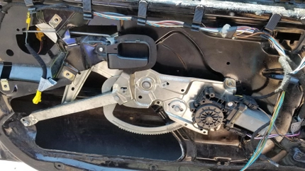 How To Replace A BMW E36 Front Window Regulator And Motor