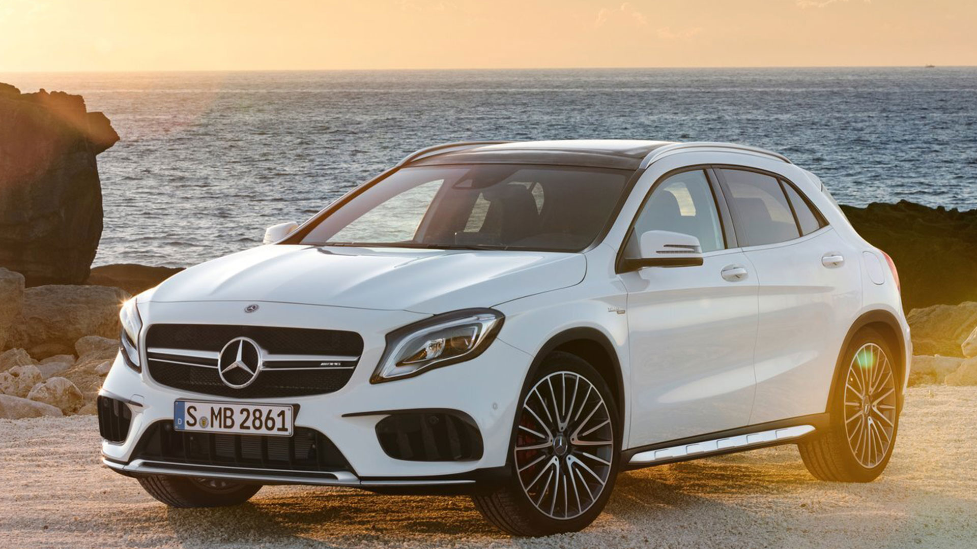 Mercedes-Benz-GLA45-AMG