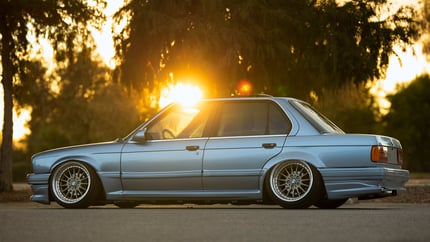 Four-Door On The Floor - BMW E30 318i M42