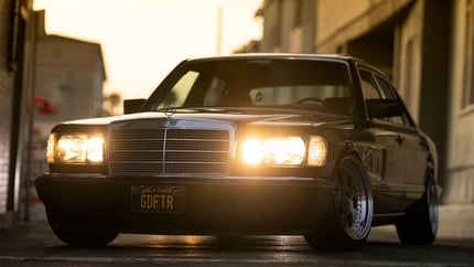 Liberty VIP Mercedes-Benz 420SEL LWB