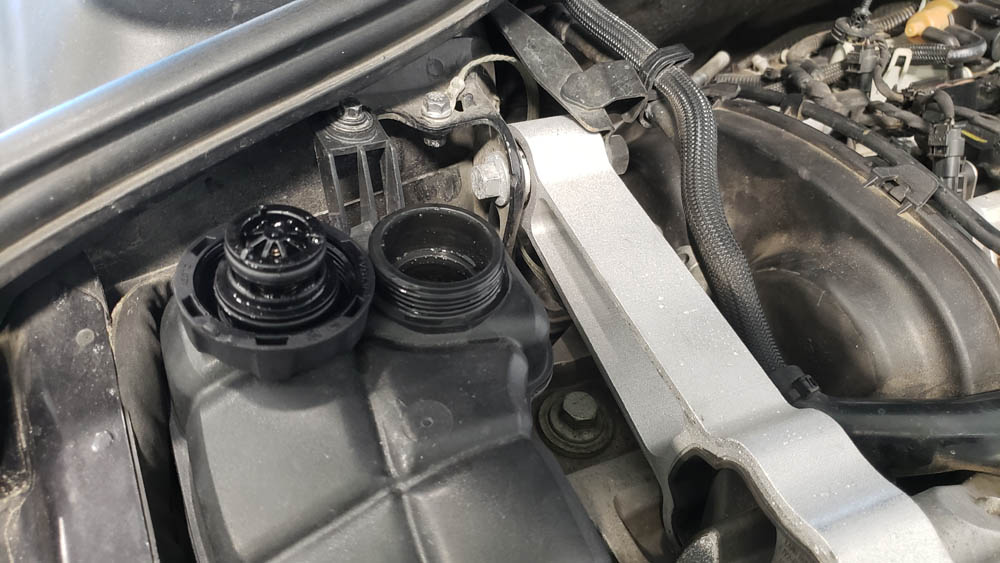 Volvo V60 P3 Water Pump Replacement Coolant Reservoir Cap