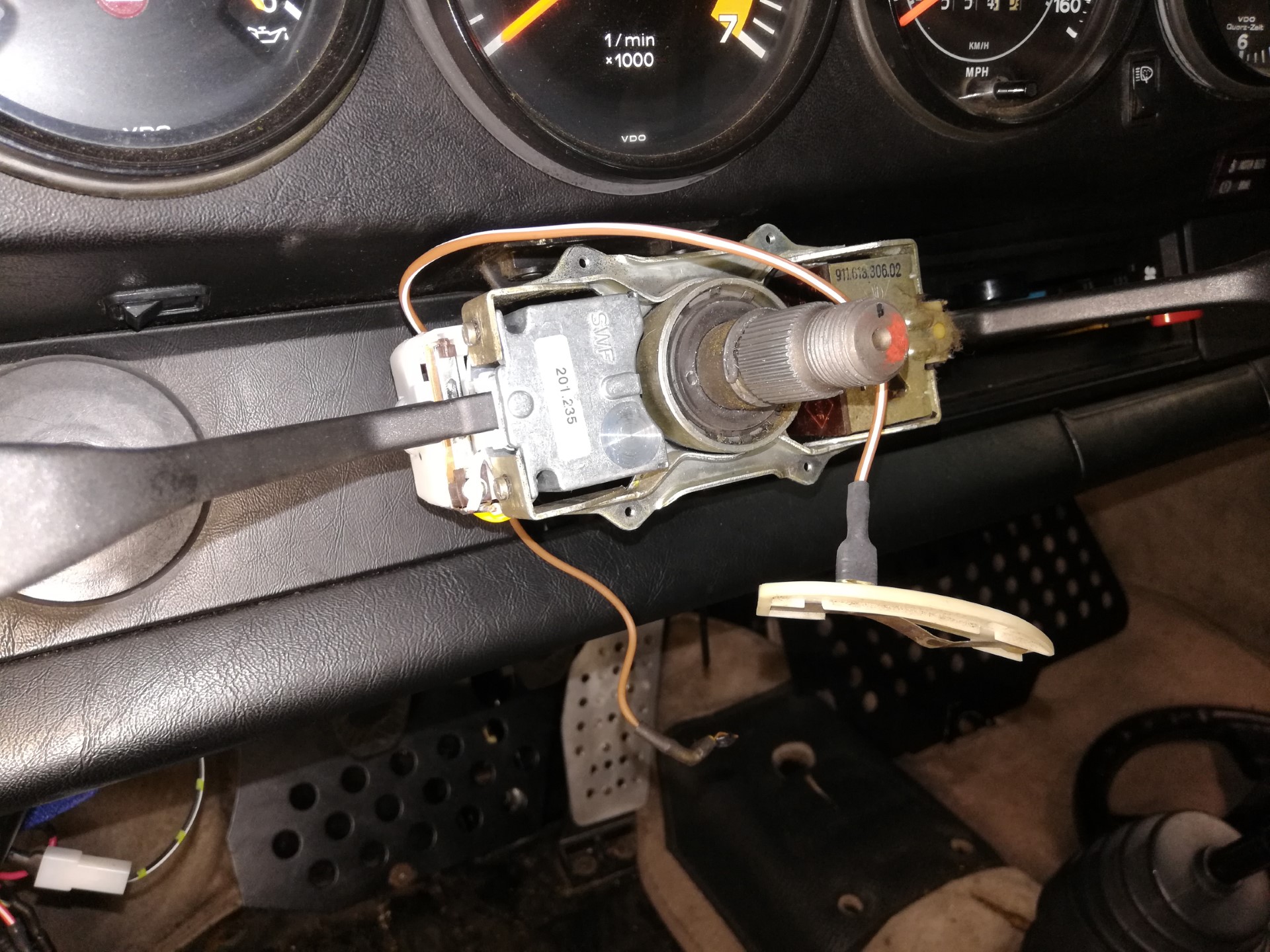 Air-cooled Porsche 911 Turn Signal Switch Installation