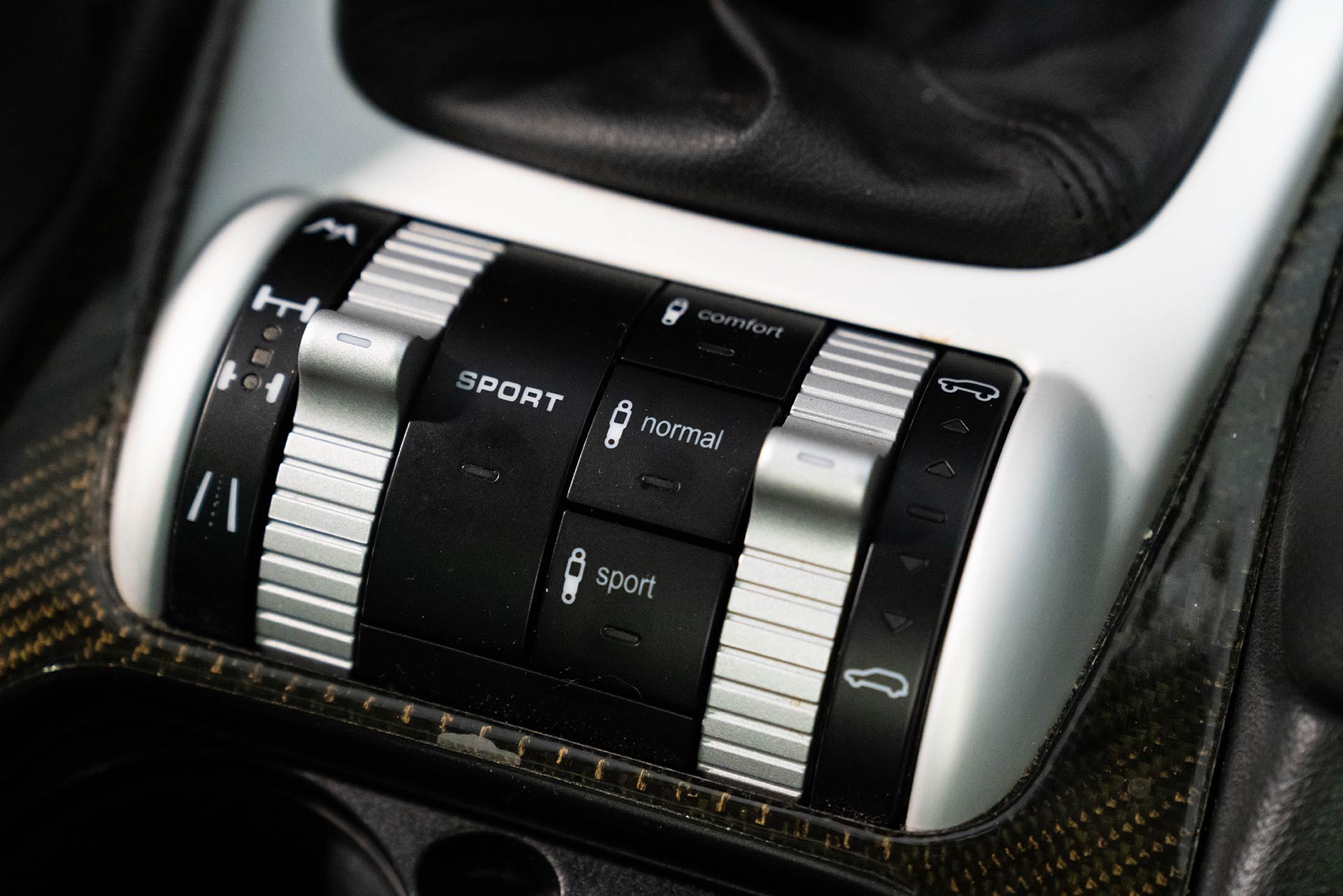 06_Porsche Cayenne GTS 957 PASM air suspension control