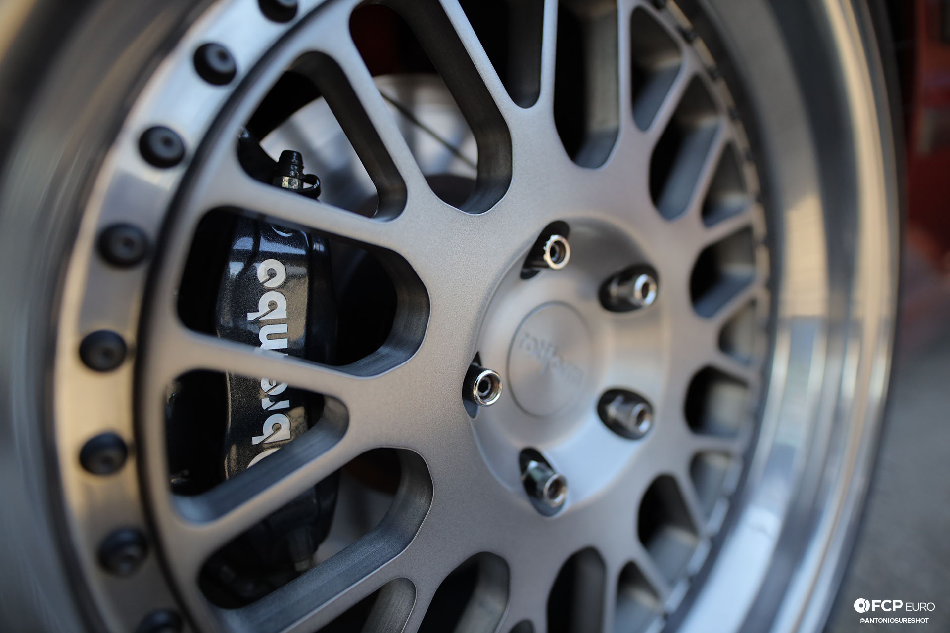 E34 BMW 540i M-Sport Rotiform Brembo Stoptech Hawk Performance
