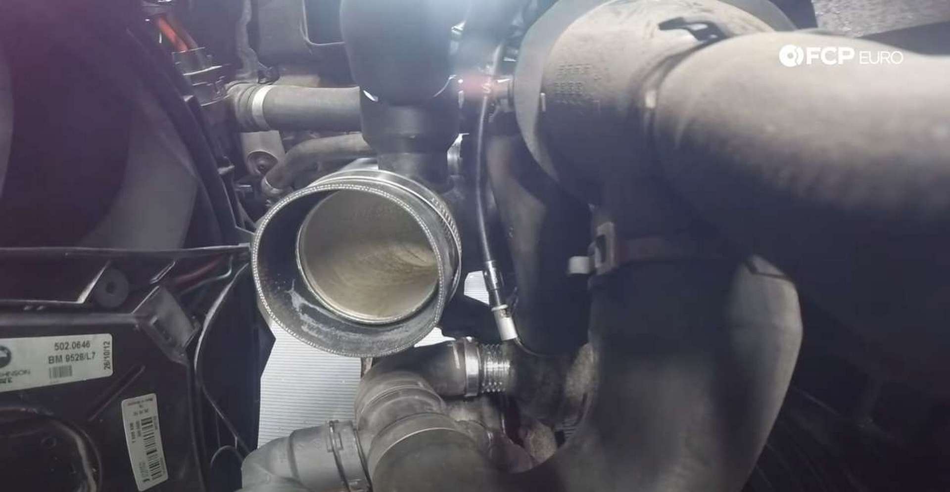 06-DIY-N20-Water-Pump-Thermostat-Replacement_Remove-Thermostat