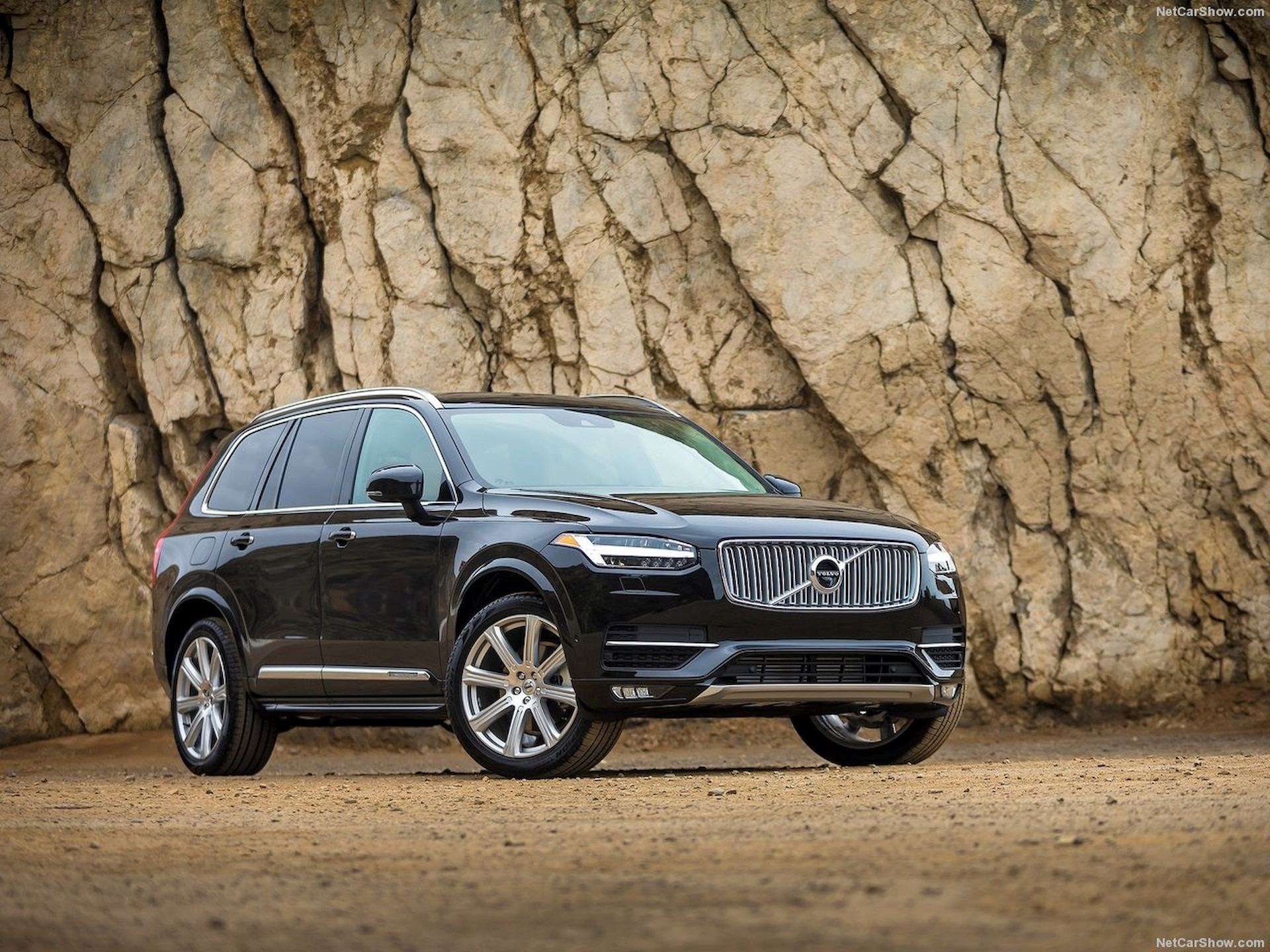 Volvo-XC90-2015-1280-9df396243e972b7b1adaa06a3041d55249.jpg
