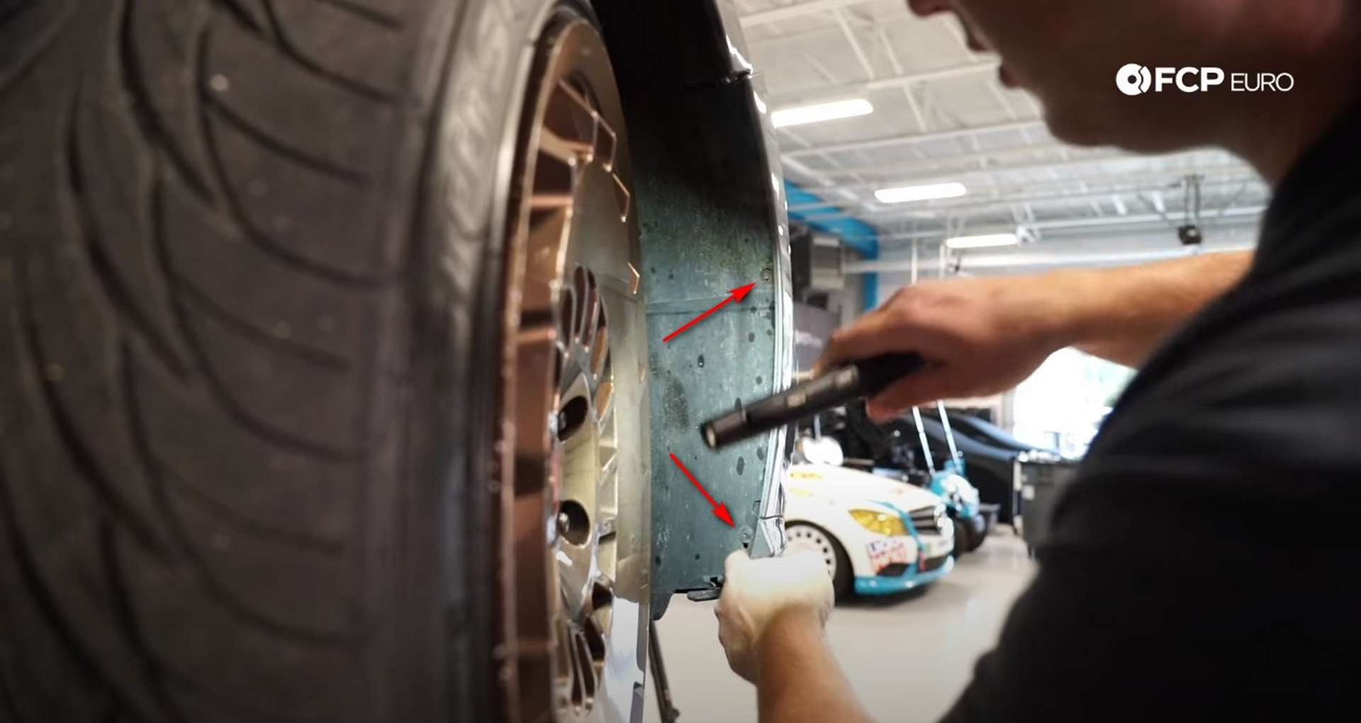 02-DIY-VW-VR6-Valve-Cover-Gasket-Entering-Service-Position