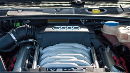How to replace the hood strut and air filter on an Audi B7 S4