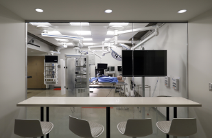 Simulated operating room to allow fellows to practice