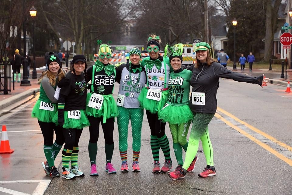 7 Girls in costume