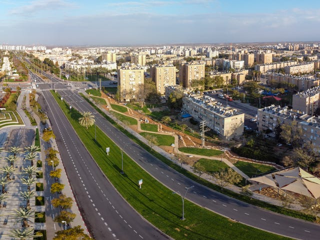 iStock-1282266334_Beer-Sheva.jpg