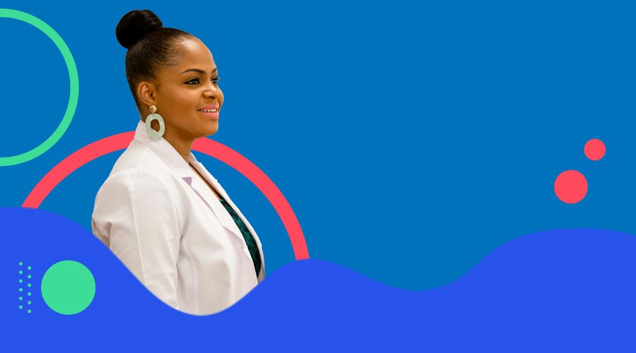 Woman in a conference speaking English confidently