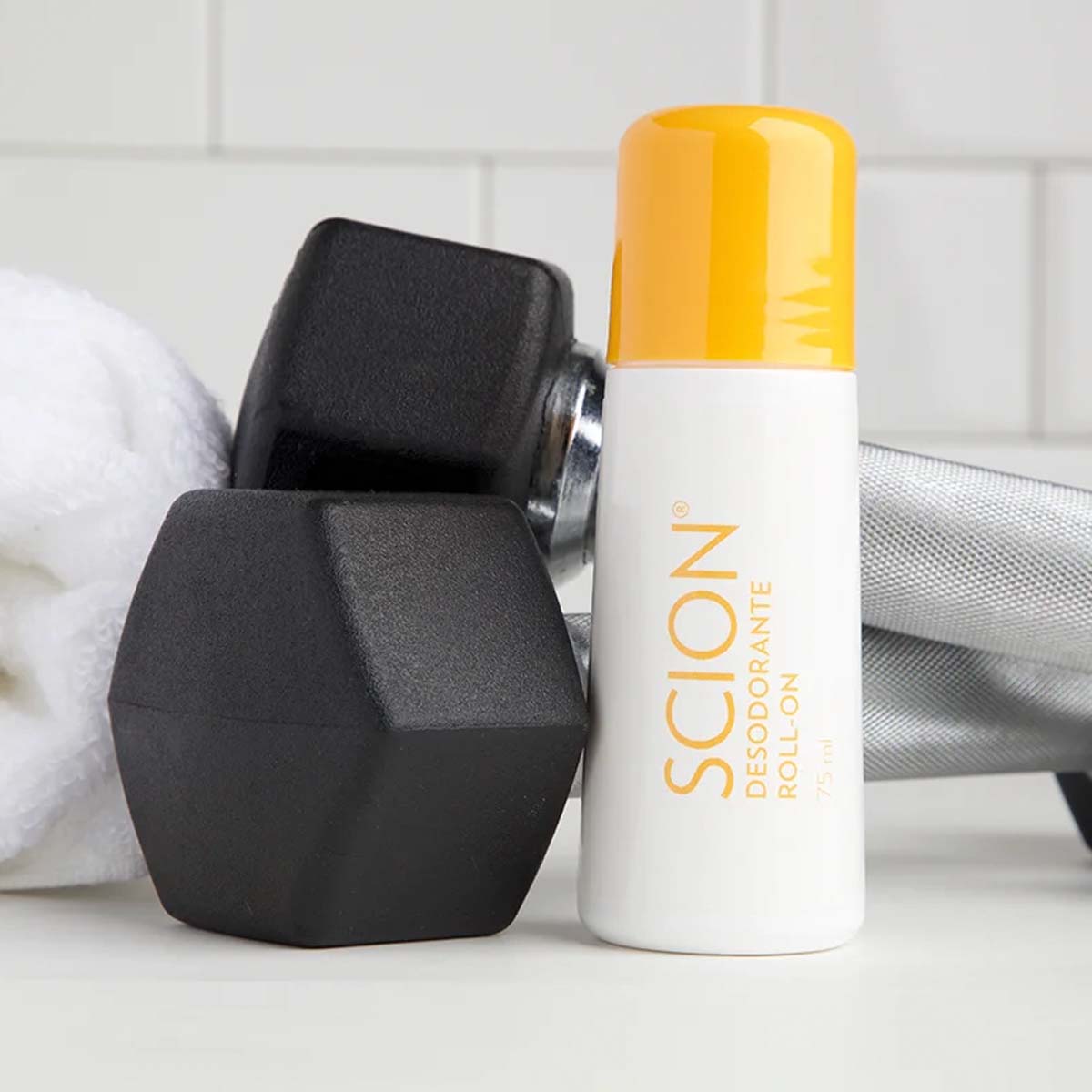 Nuskin-Scion-desodorante-roll-on-lifestyle.jpg