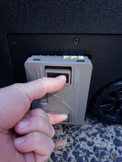 Battery_Tabs_On_Insert-resized.jpg