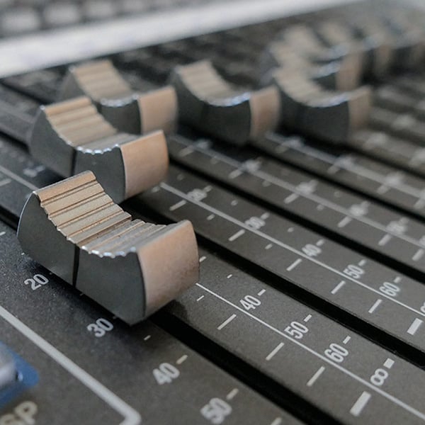 220 Lumen Solar Rechargeable Light with Motion Sensor Jaycar New Zealand