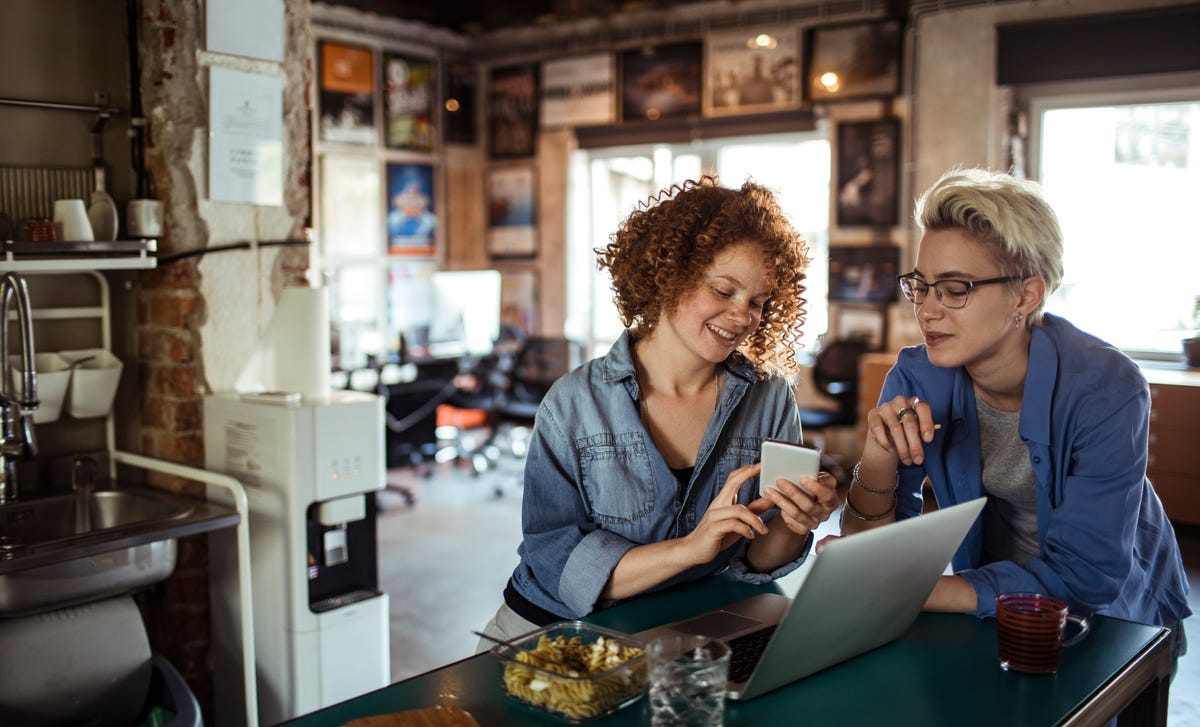 Student having a conversation with her teacher during an in-person Russian language class in Dubai