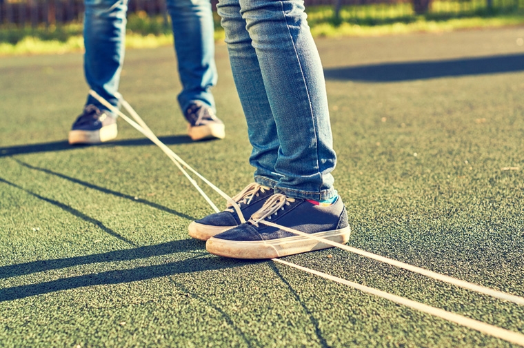 pillar_miwi_spielen_outdoor_gummitwist2.jpg