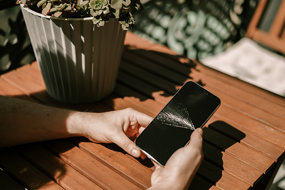 Die Schwerkraft war mal wieder schneller. Quelle: Unsplash | Lala Azizli 