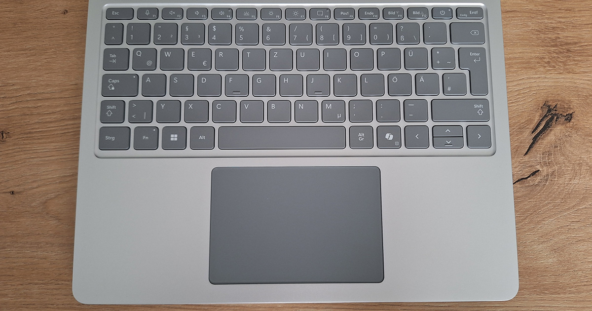 Blog-2025-duy-surface-13-inch-tastatur.jpg