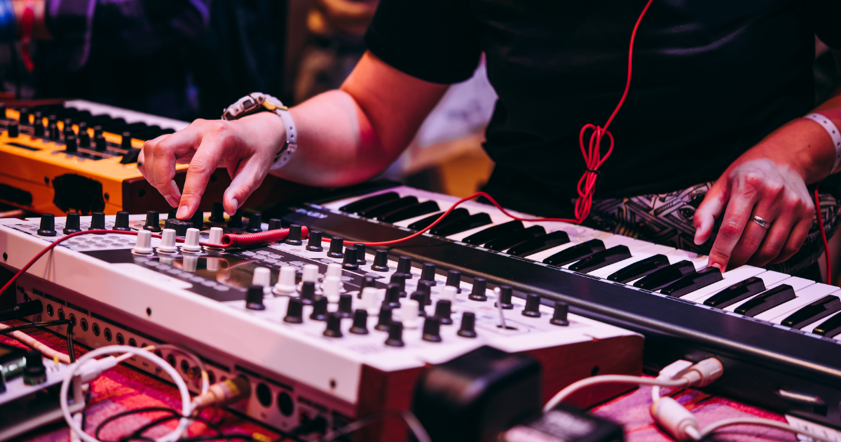 Controller Synthesizer Drum Machine