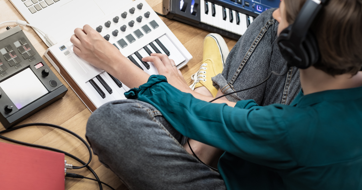 Synthesizer, Controller, Drum Machine, Keyboard