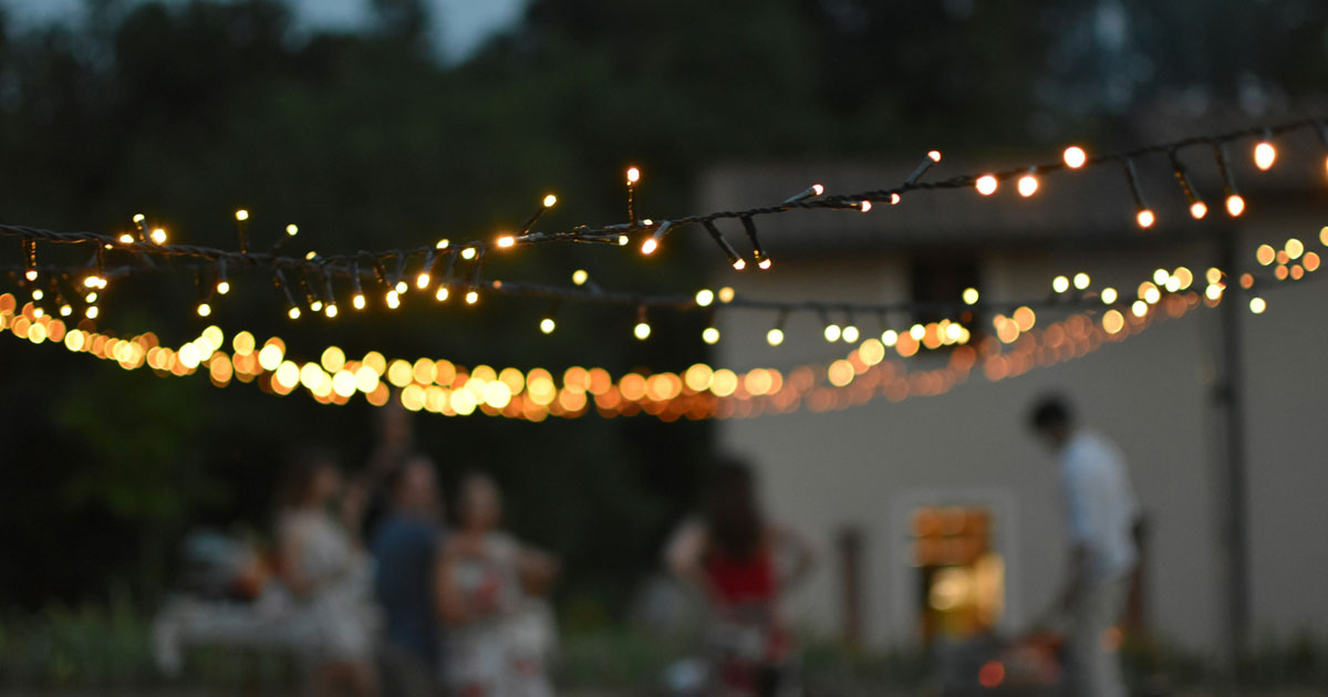 Sommerparty_claudia-salini-e5Ej96TifZk-unsplash.jpg