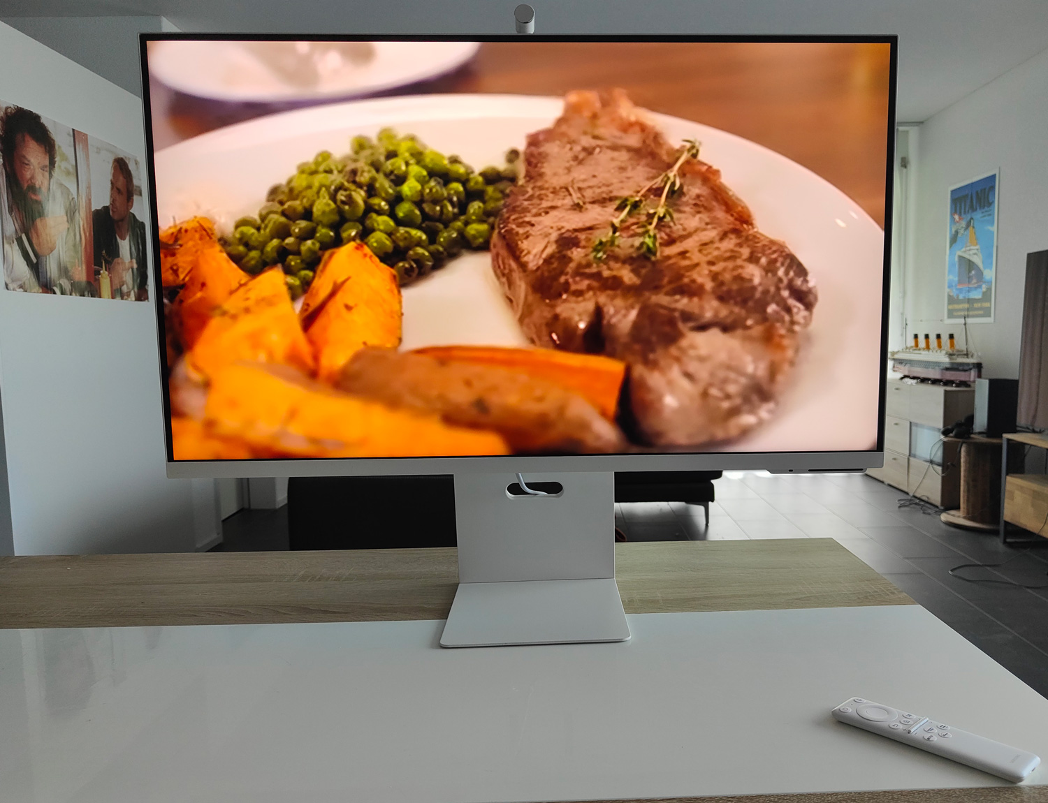 TV-M8.jpg