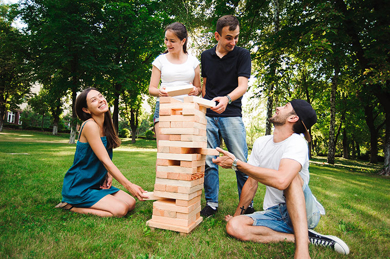 pillar_miwi_spielen_outdoor_8_erwachsenenspiele_jenga.jpg