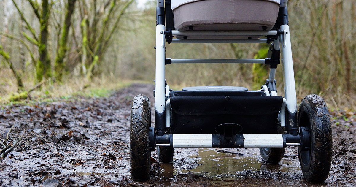 Den Kinderwagen richtig pflegen und warten