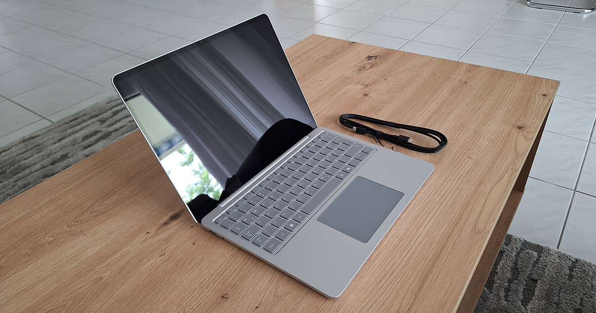 Blog-2025-duy-surface-13-inch-spiegelung.jpg