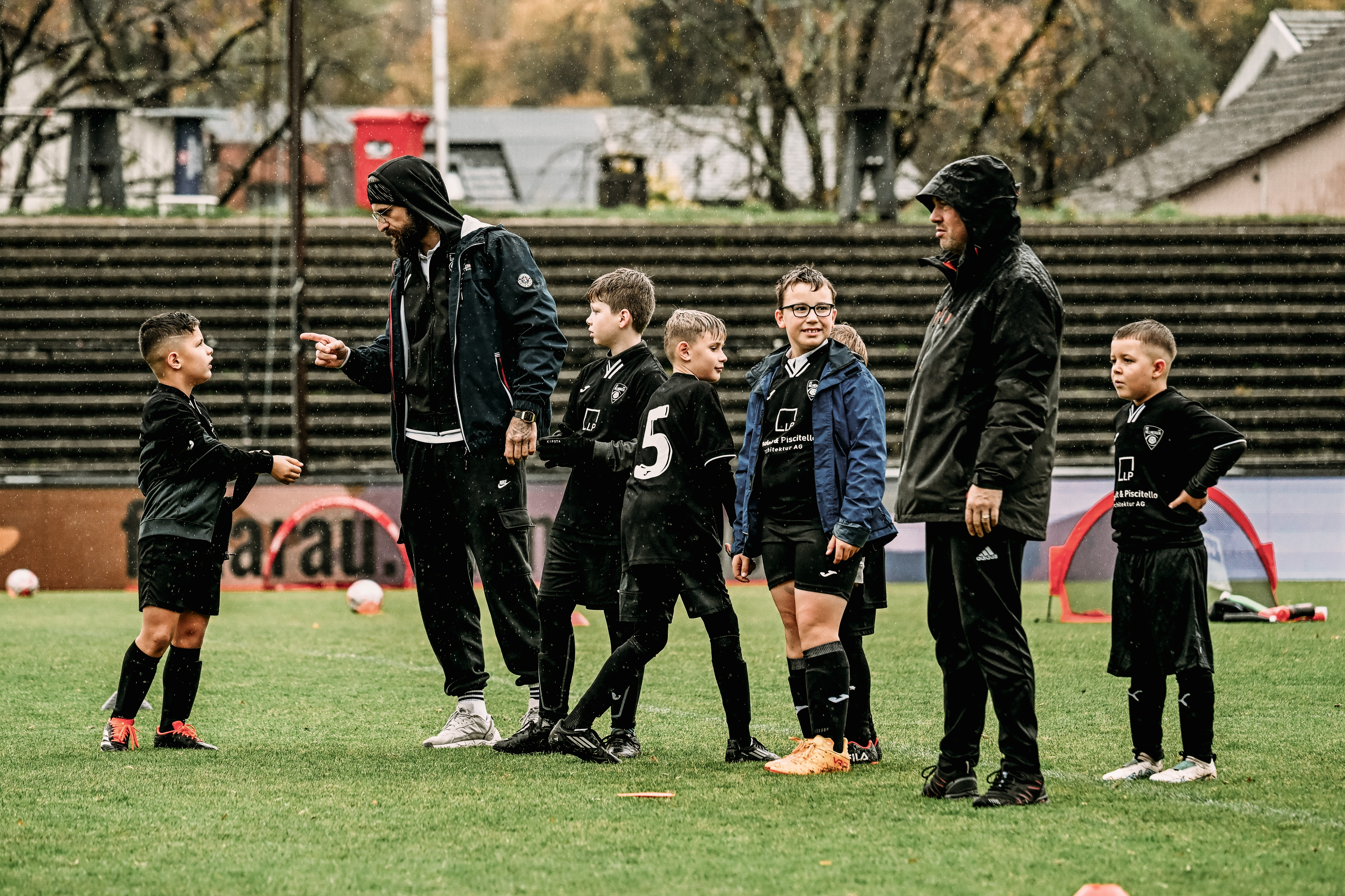 Blogbild2_Brack play more football_1200x800.jpg