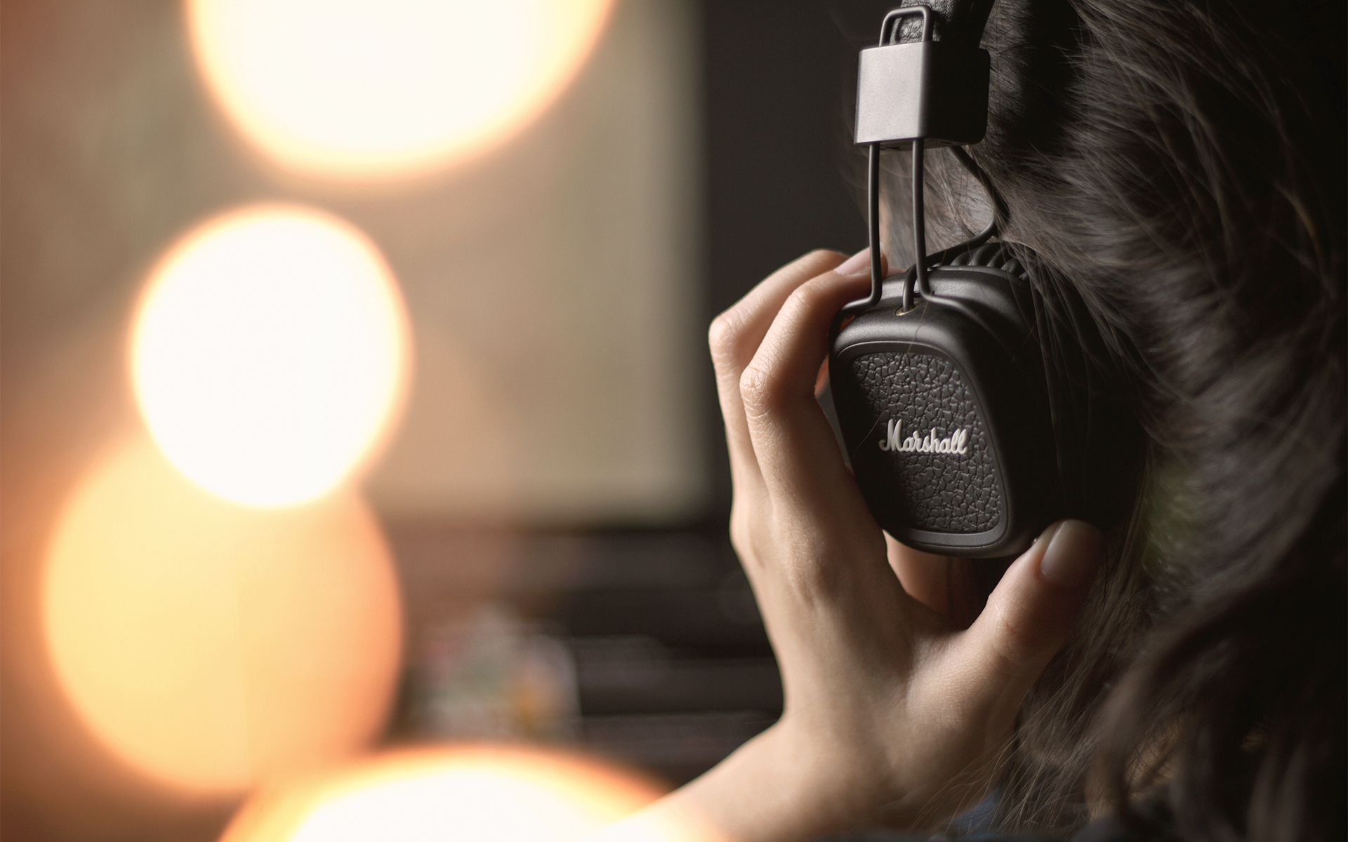 Musik kann vielen Personen helfen, ihre eigenen Emotionen zu verstehen. Quelle: Unsplash | Kelvin Lutan