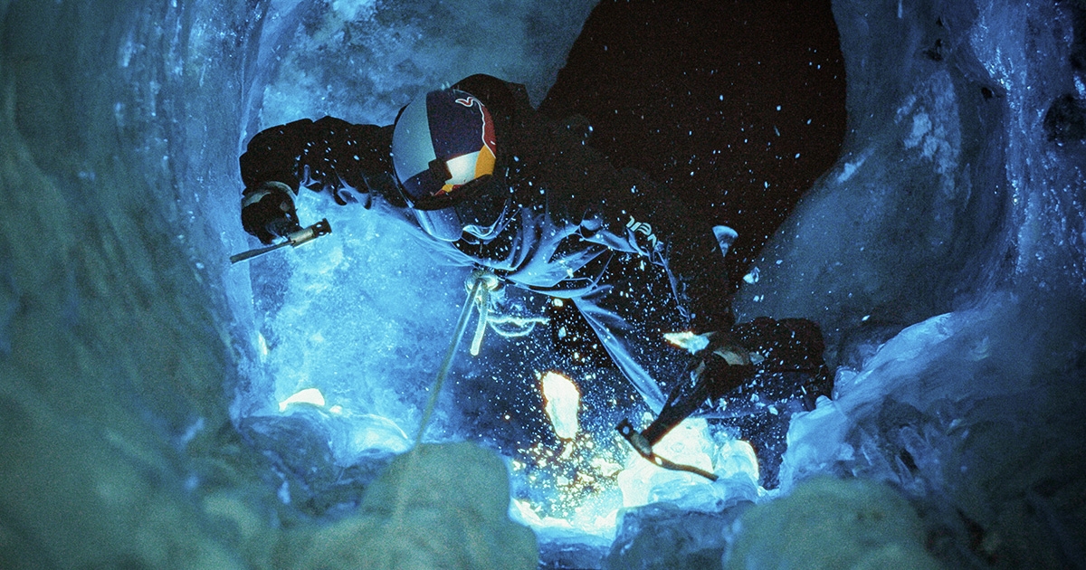 blog-2025-duy-red-bull-fund-im-eis-gletscher-2.jpg