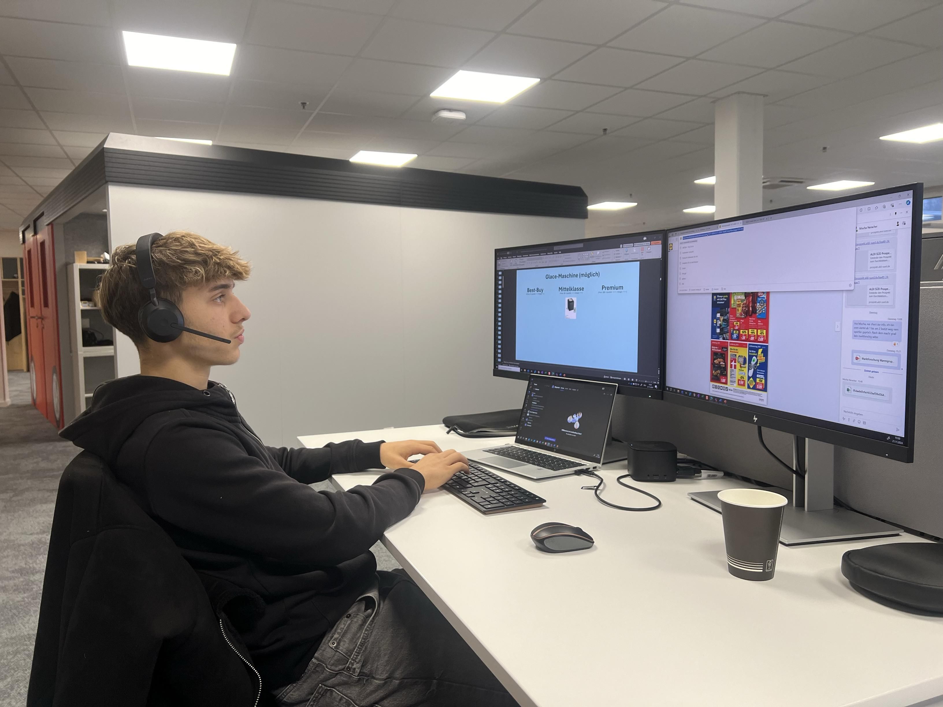 Bild_Alessio_büro.jpg