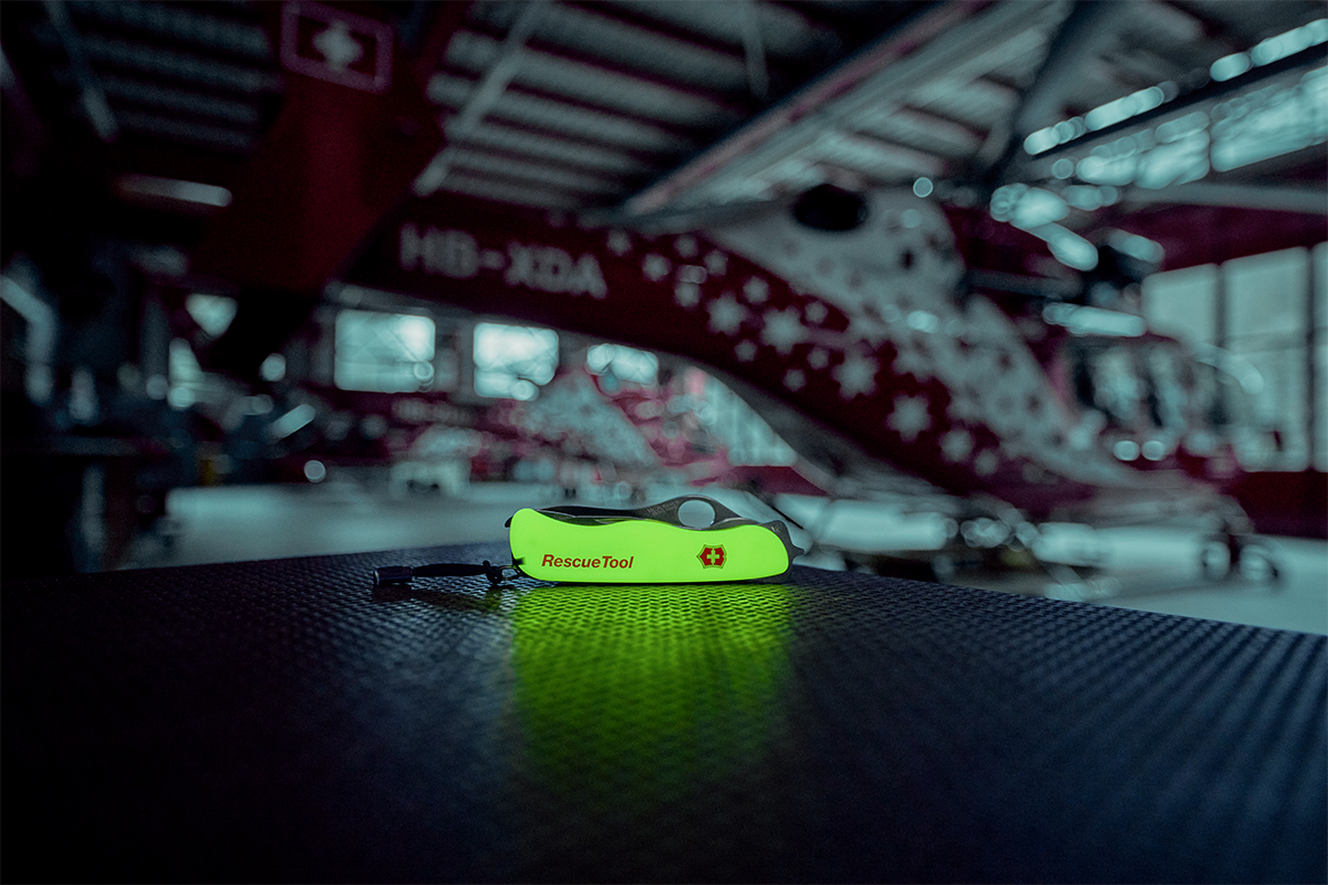 Victorinox_Rescue_Tool_Nachleuchtend.jpg