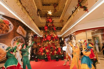 Southwoods Mall Welcomes a Whimsical Christmas of Joy and Community