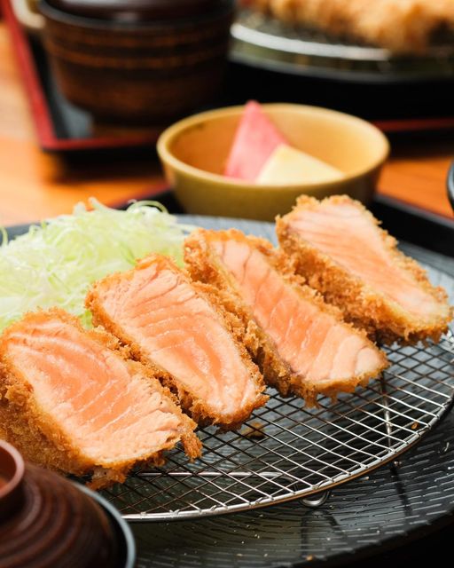 Salmon_Katsu_Set.jpg