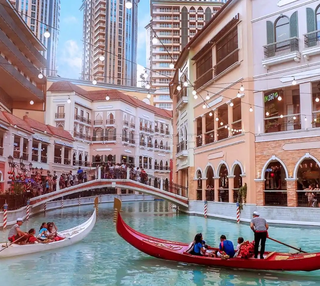 Venice Grand Canal, McKinley Hill